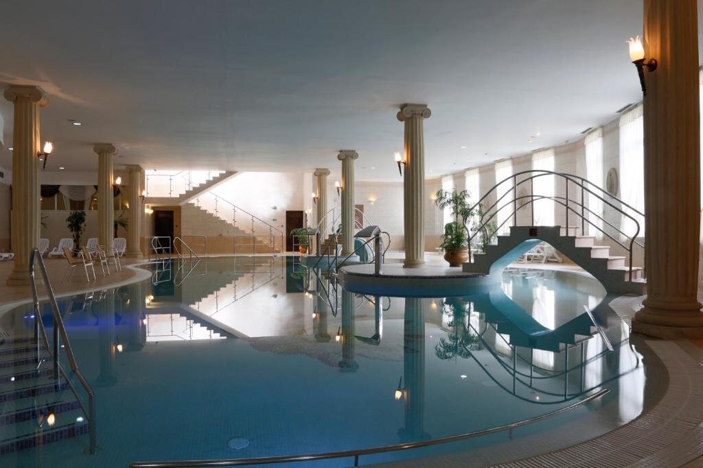 Indoor swimming pool at Bristol Vila Tereza